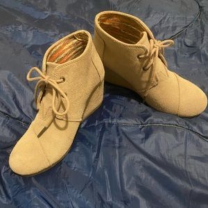 TOMS Tan Suede Lace Up Wedge Heel Ankle Bootie